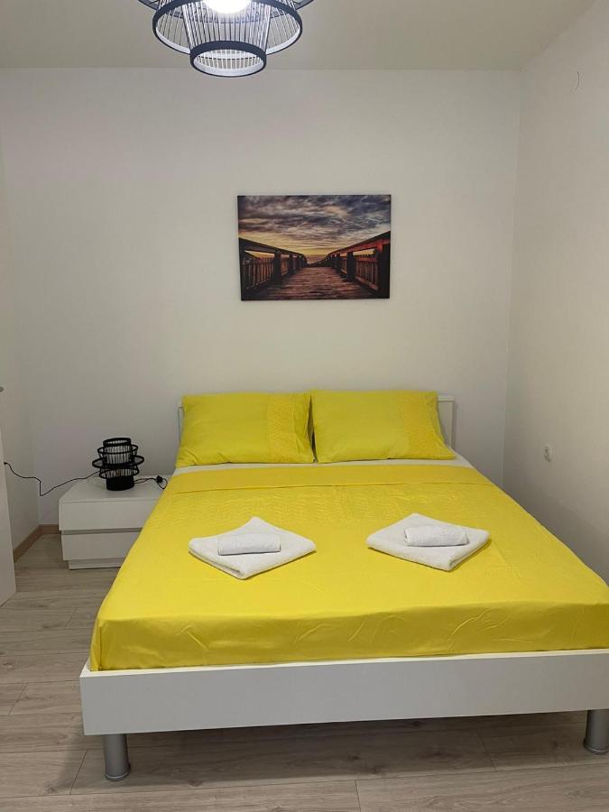 Lovro Apartment *