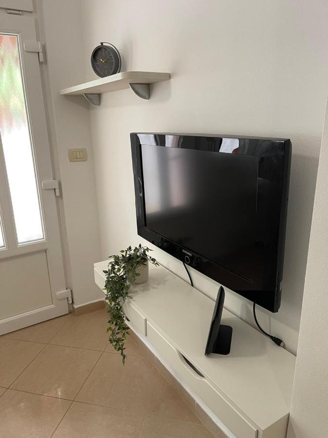 Lovro Apartment *