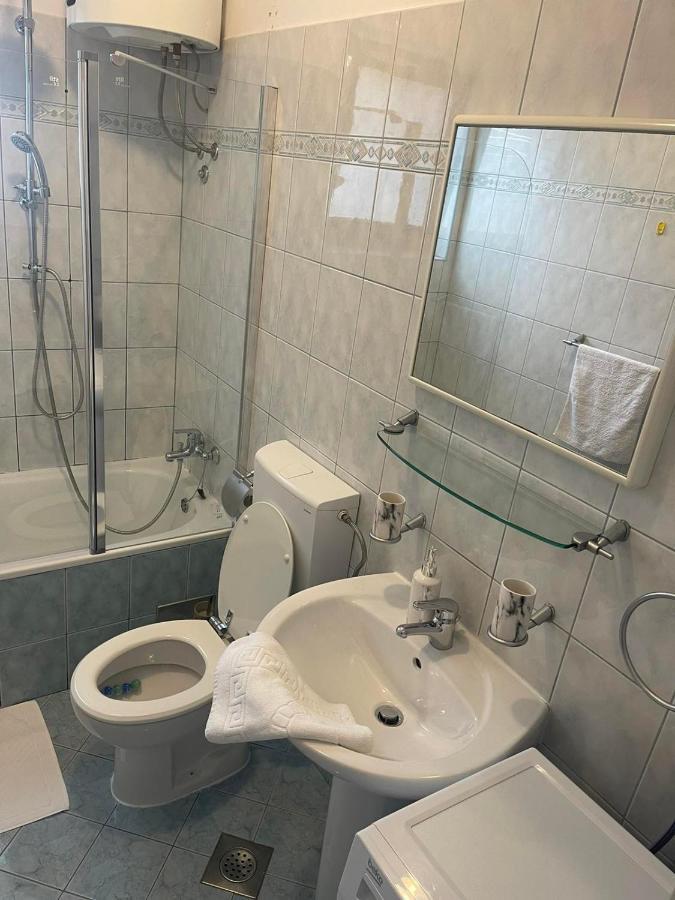 Apartman Lovro *